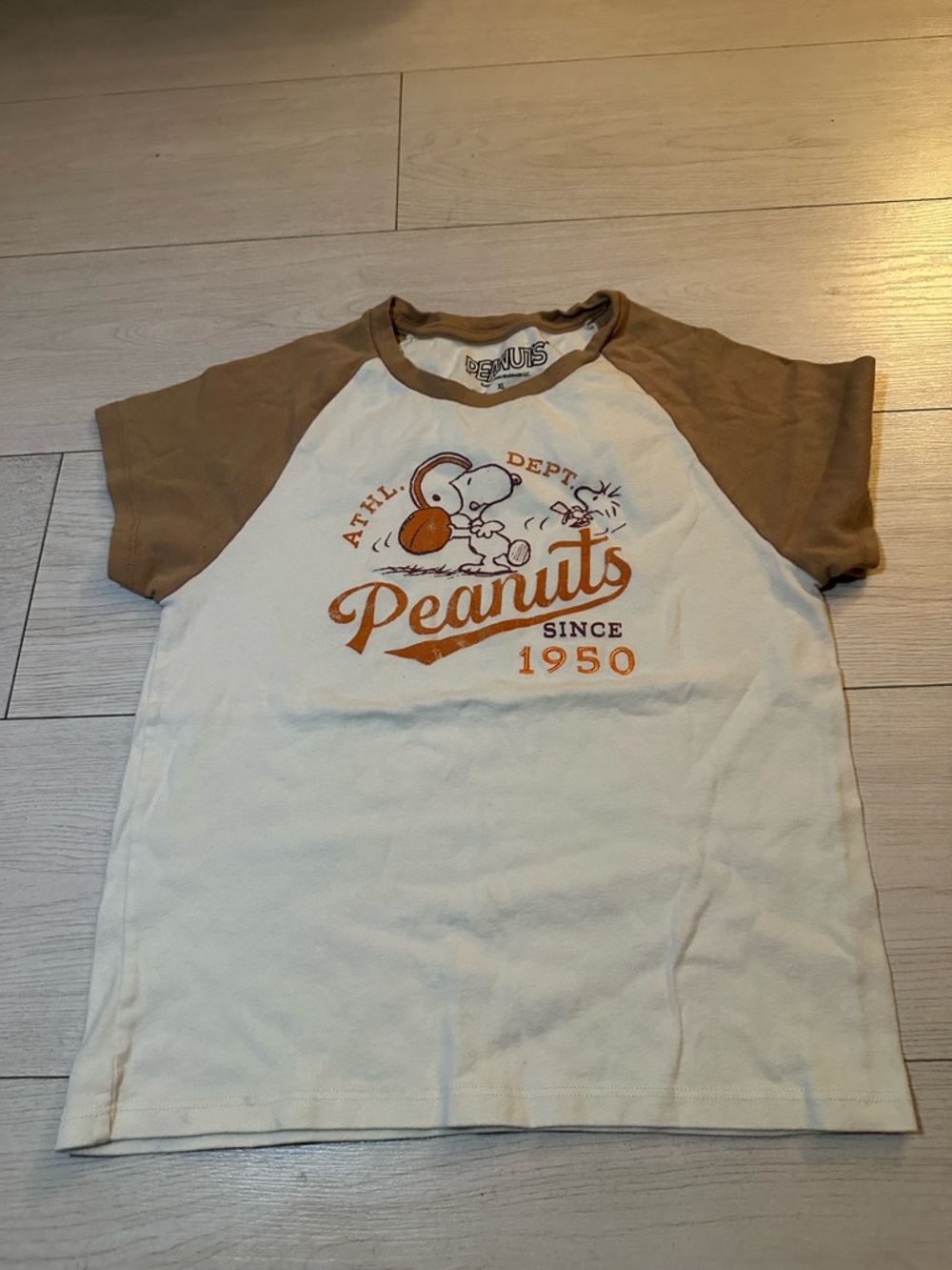 Peanuts football tshirt